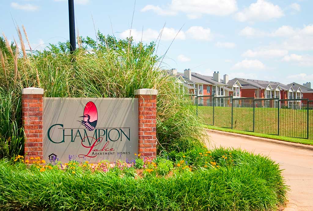 Champion Lake Vintage Realty